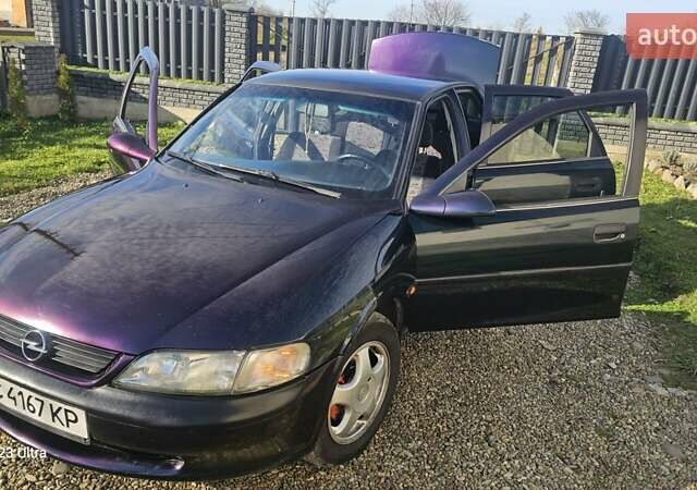 Зеленый Опель Вектра, объемом двигателя 1.8 л и пробегом 251 тыс. км за 2250 $, фото 1 на Automoto.ua