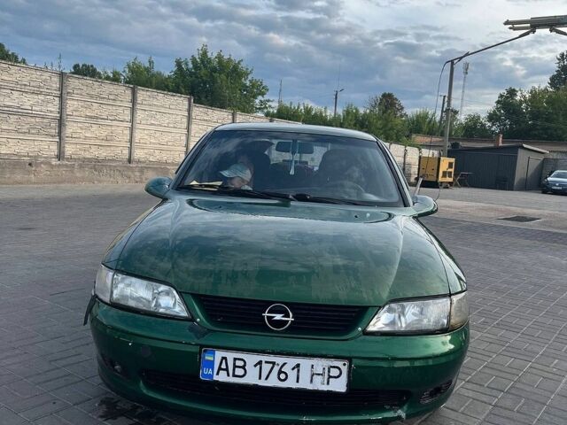 Зелений Опель Вектра, об'ємом двигуна 1.6 л та пробігом 391 тис. км за 2000 $, фото 1 на Automoto.ua