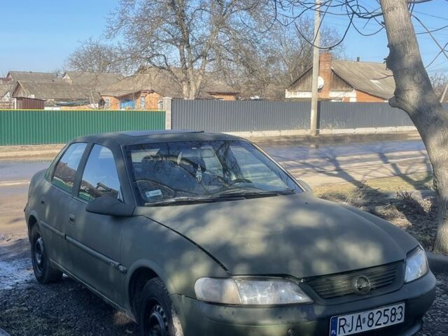 Зеленый Опель Вектра, объемом двигателя 1.8 л и пробегом 200 тыс. км за 850 $, фото 1 на Automoto.ua