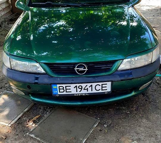 Зеленый Опель Вектра, объемом двигателя 2 л и пробегом 0 тыс. км за 2000 $, фото 1 на Automoto.ua