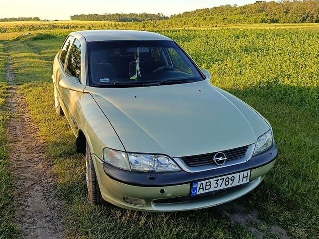 Зеленый Опель Вектра, объемом двигателя 1.8 л и пробегом 266 тыс. км за 2250 $, фото 1 на Automoto.ua