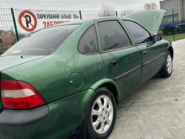 Зеленый Опель Вектра, объемом двигателя 1.6 л и пробегом 364 тыс. км за 2200 $, фото 1 на Automoto.ua