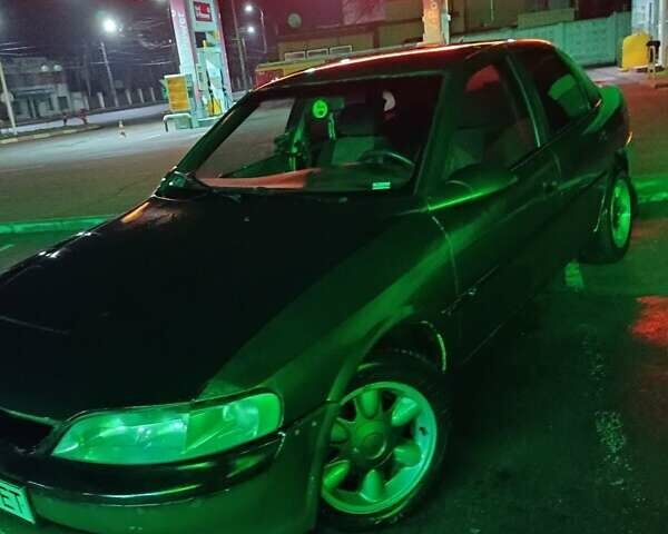 Зеленый Опель Вектра, объемом двигателя 2 л и пробегом 436 тыс. км за 1600 $, фото 1 на Automoto.ua