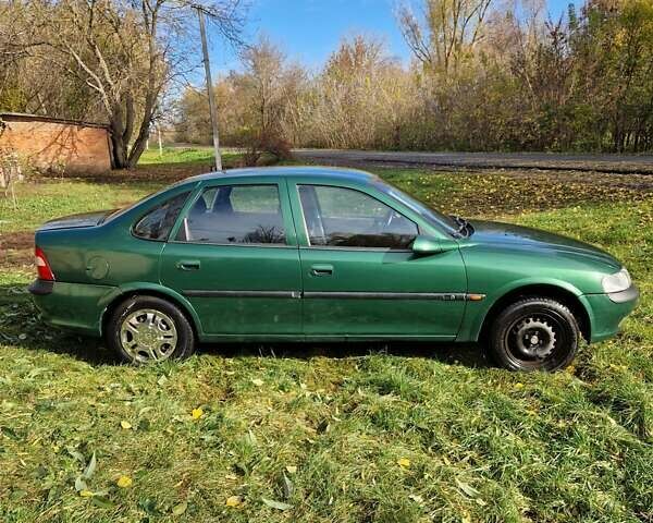 Опель Вектра 1997 у Недригайлове на Automoto.ua Зелений Опель Вектра, об'ємом двигуна 1.8 л та пробігом 195 тис. км за 2150 $, фото 1 на Automoto.ua