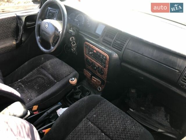 Зеленый Опель Вектра, объемом двигателя 1.8 л и пробегом 222 тыс. км за 650 $, фото 1 на Automoto.ua