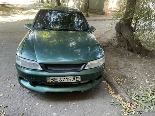 Зеленый Опель Вектра, объемом двигателя 2 л и пробегом 1000 тыс. км за 1668 $, фото 1 на Automoto.ua