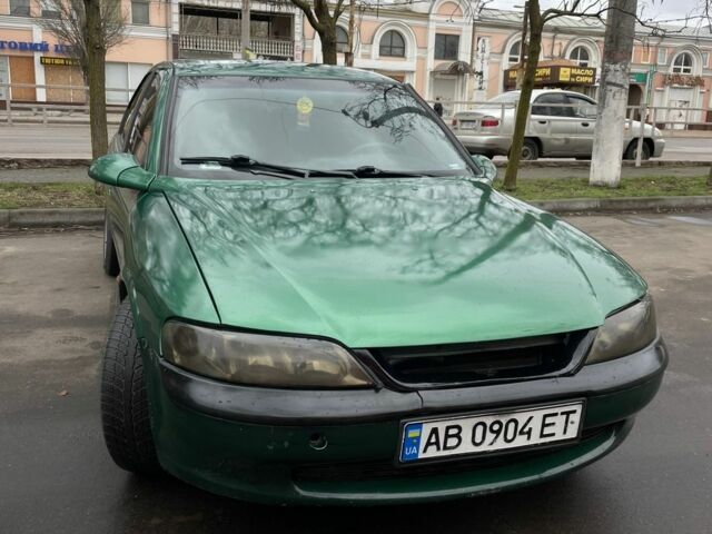 Зеленый Опель Вектра, объемом двигателя 2 л и пробегом 331 тыс. км за 2000 $, фото 1 на Automoto.ua