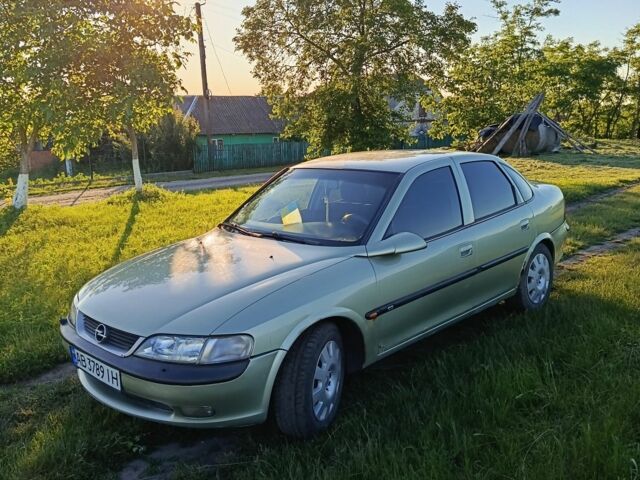 Зеленый Опель Вектра, объемом двигателя 1.8 л и пробегом 2 тыс. км за 1650 $, фото 1 на Automoto.ua