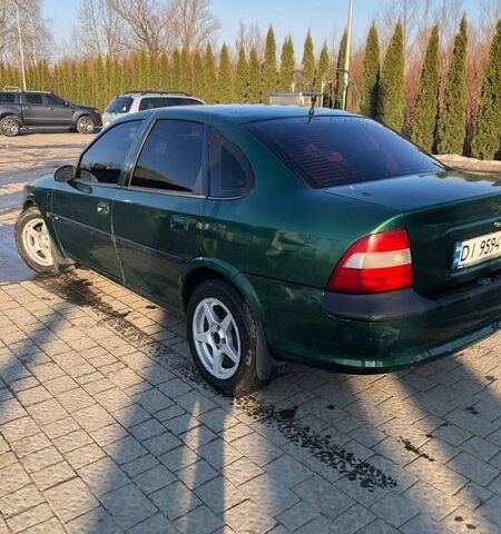 Зеленый Опель Вектра, объемом двигателя 1.8 л и пробегом 222 тыс. км за 1650 $, фото 1 на Automoto.ua