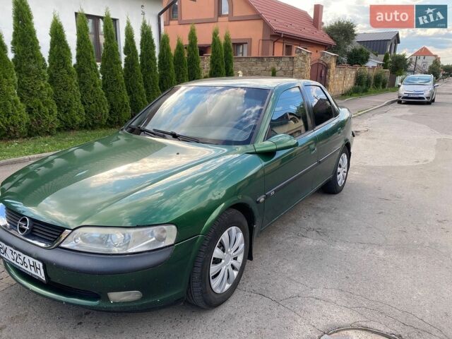 Зеленый Опель Вектра, объемом двигателя 2 л и пробегом 327 тыс. км за 2700 $, фото 1 на Automoto.ua