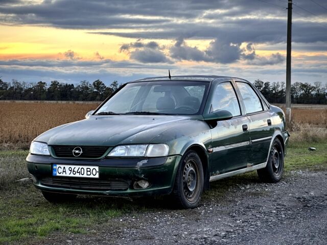 Зеленый Опель Вектра, объемом двигателя 1.8 л и пробегом 344 тыс. км за 1650 $, фото 1 на Automoto.ua