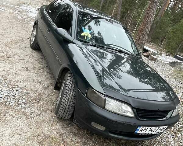 Зелений Опель Вектра, об'ємом двигуна 2 л та пробігом 500 тис. км за 3500 $, фото 1 на Automoto.ua