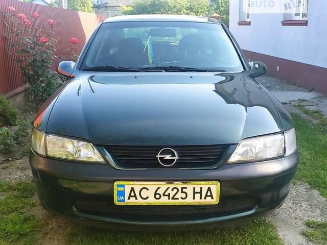 Зеленый Опель Вектра, объемом двигателя 1.6 л и пробегом 350 тыс. км за 2500 $, фото 1 на Automoto.ua