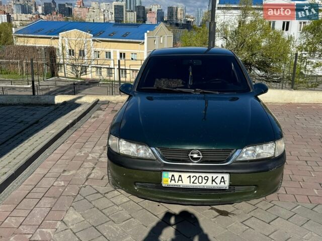 Зелений Опель Вектра, об'ємом двигуна 1.59 л та пробігом 389 тис. км за 2400 $, фото 1 на Automoto.ua