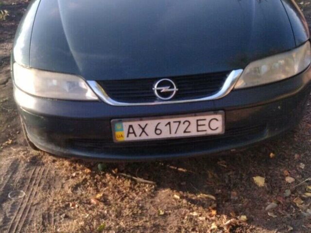 Зелений Опель Вектра, об'ємом двигуна 1.6 л та пробігом 350 тис. км за 2700 $, фото 1 на Automoto.ua