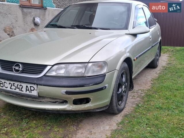 Зеленый Опель Вектра, объемом двигателя 2 л и пробегом 350 тыс. км за 1000 $, фото 1 на Automoto.ua