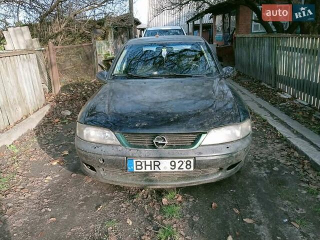 Зеленый Опель Вектра, объемом двигателя 2 л и пробегом 350 тыс. км за 1900 $, фото 1 на Automoto.ua
