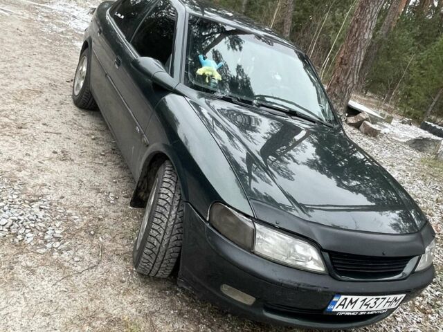 Зеленый Опель Вектра, объемом двигателя 2 л и пробегом 500 тыс. км за 3500 $, фото 1 на Automoto.ua