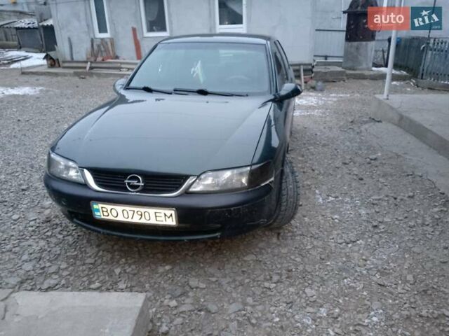 Зеленый Опель Вектра, объемом двигателя 2 л и пробегом 400 тыс. км за 2100 $, фото 1 на Automoto.ua