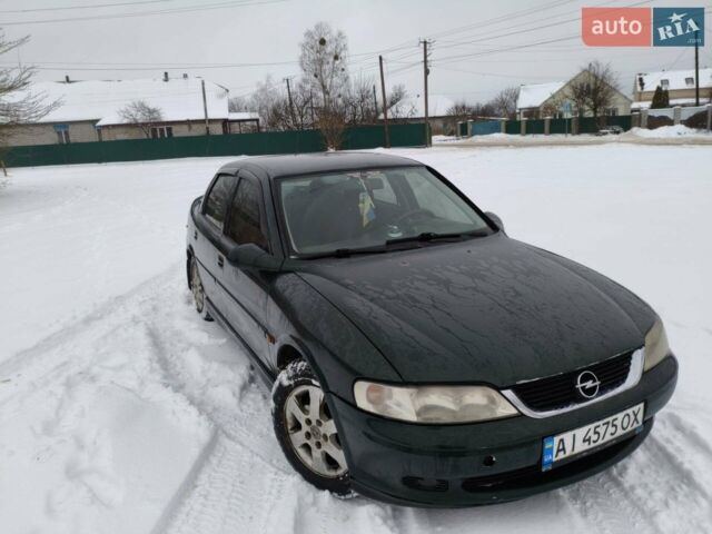 Зелений Опель Вектра, об'ємом двигуна 2 л та пробігом 320 тис. км за 2700 $, фото 1 на Automoto.ua