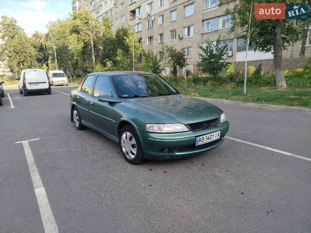 Зеленый Опель Вектра, объемом двигателя 1.8 л и пробегом 357 тыс. км за 2100 $, фото 1 на Automoto.ua
