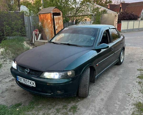 Зеленый Опель Вектра, объемом двигателя 1.6 л и пробегом 470 тыс. км за 2700 $, фото 1 на Automoto.ua
