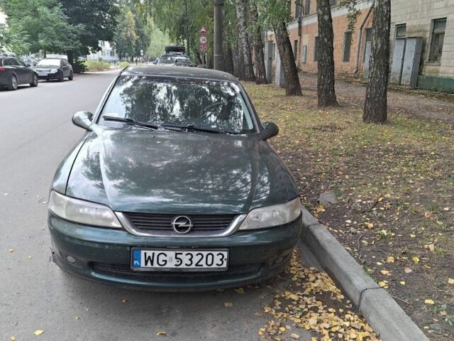 Зелений Опель Вектра, об'ємом двигуна 2 л та пробігом 358 тис. км за 1345 $, фото 1 на Automoto.ua