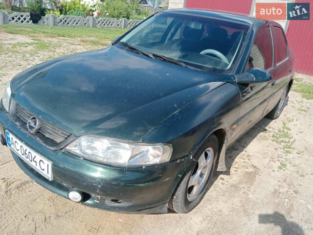 Зелений Опель Вектра, об'ємом двигуна 1.6 л та пробігом 350 тис. км за 1700 $, фото 1 на Automoto.ua