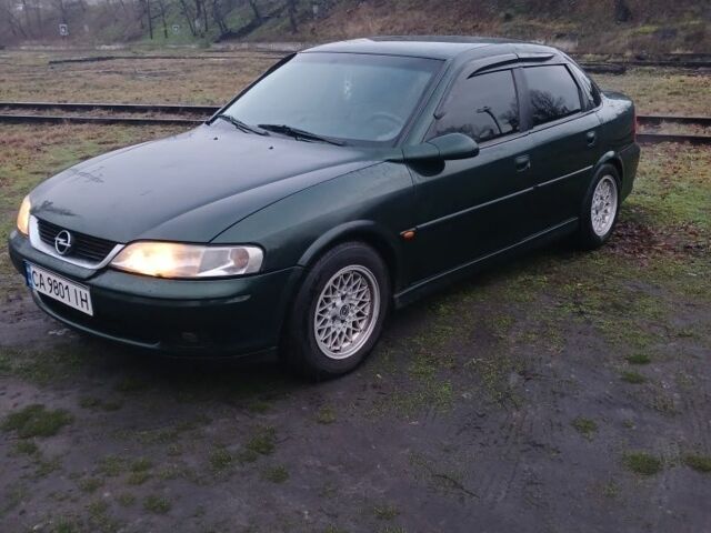 Зелений Опель Вектра, об'ємом двигуна 1.8 л та пробігом 1000 тис. км за 2500 $, фото 1 на Automoto.ua