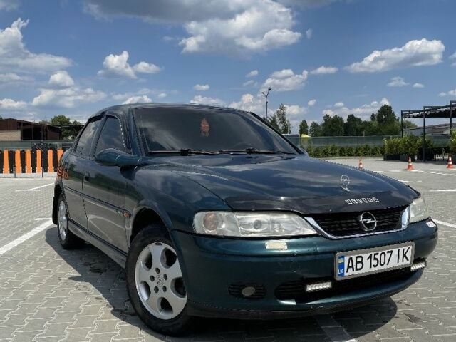 Зелений Опель Вектра, об'ємом двигуна 1.8 л та пробігом 240 тис. км за 2350 $, фото 1 на Automoto.ua