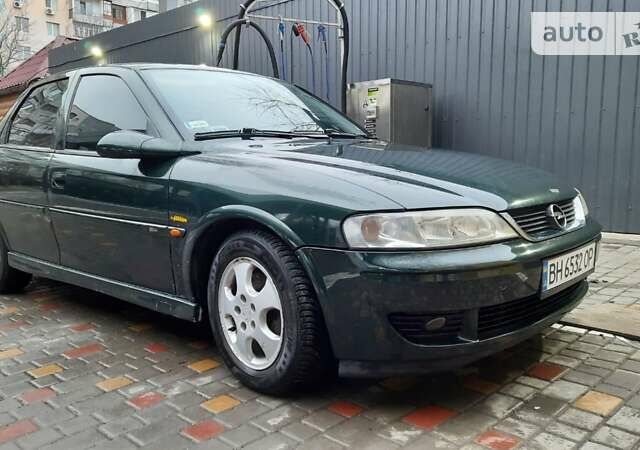 Зеленый Опель Вектра, объемом двигателя 2.17 л и пробегом 296 тыс. км за 4000 $, фото 1 на Automoto.ua