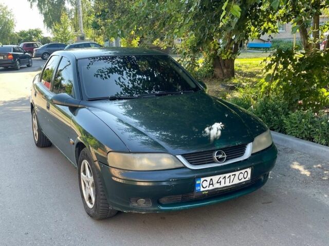 Зеленый Опель Вектра, объемом двигателя 2 л и пробегом 164 тыс. км за 1350 $, фото 1 на Automoto.ua