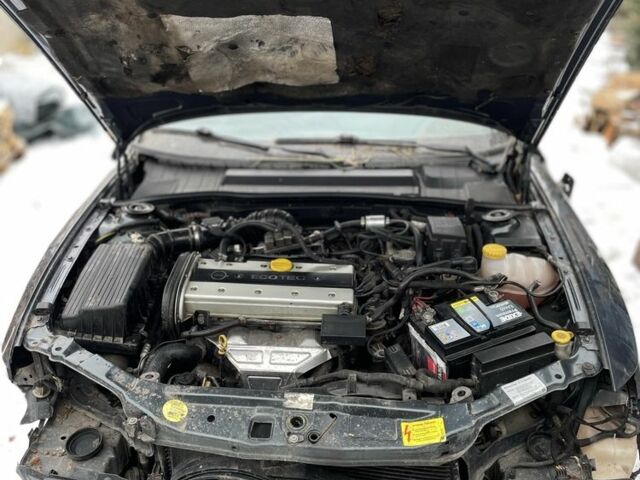 Зелений Опель Вектра, об'ємом двигуна 2 л та пробігом 320 тис. км за 1200 $, фото 1 на Automoto.ua