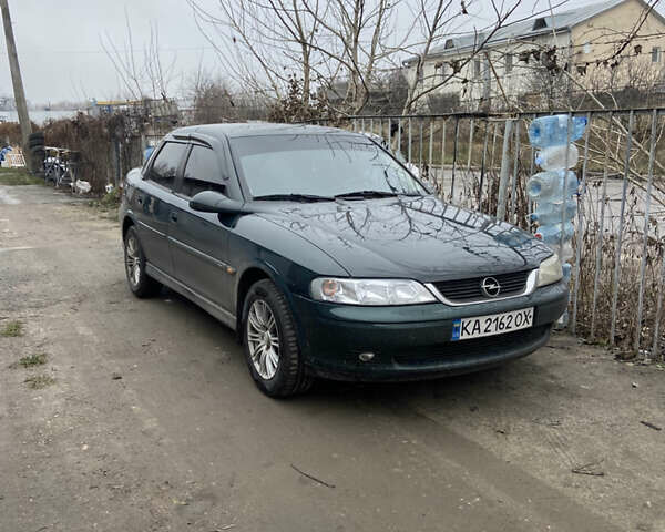 Зелений Опель Вектра, об'ємом двигуна 2 л та пробігом 350 тис. км за 2800 $, фото 1 на Automoto.ua