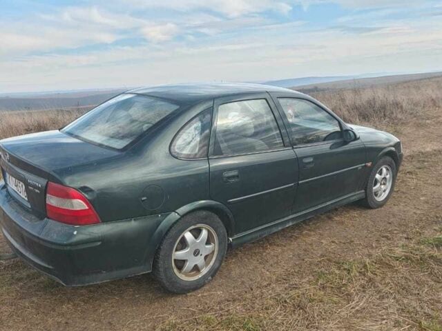 Зеленый Опель Вектра, объемом двигателя 2 л и пробегом 280 тыс. км за 1000 $, фото 1 на Automoto.ua