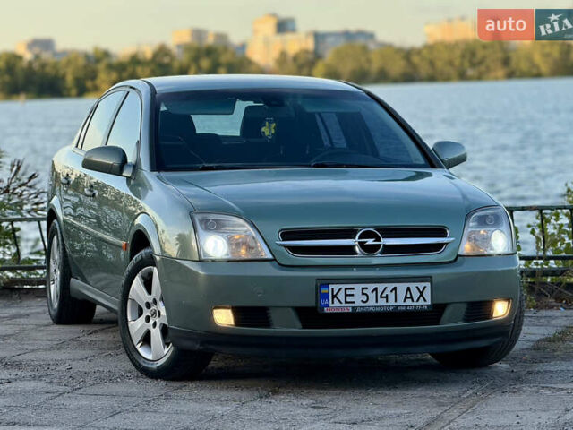 Зелений Опель Вектра, об'ємом двигуна 2.2 л та пробігом 316 тис. км за 4399 $, фото 1 на Automoto.ua