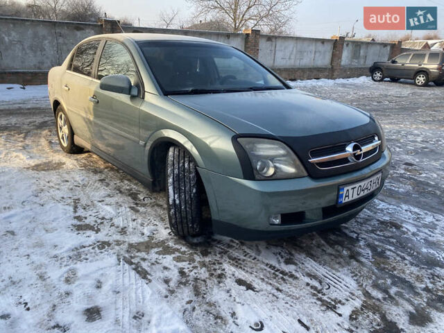 Зеленый Опель Вектра, объемом двигателя 2.2 л и пробегом 300 тыс. км за 2700 $, фото 1 на Automoto.ua