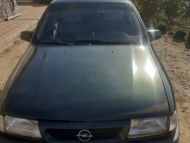 Зеленый Опель Вектра, объемом двигателя 1.7 л и пробегом 200 тыс. км за 2300 $, фото 1 на Automoto.ua