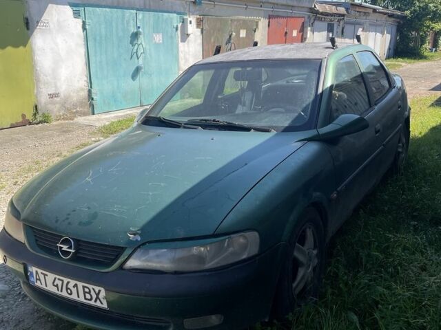 Зелений Опель Вектра, об'ємом двигуна 2 л та пробігом 1 тис. км за 649 $, фото 1 на Automoto.ua