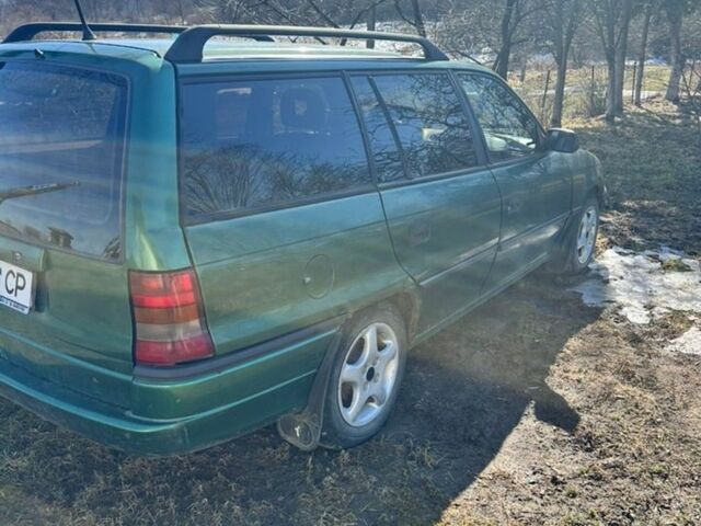 Зелений Опель Вектра, об'ємом двигуна 1.6 л та пробігом 220 тис. км за 1250 $, фото 1 на Automoto.ua