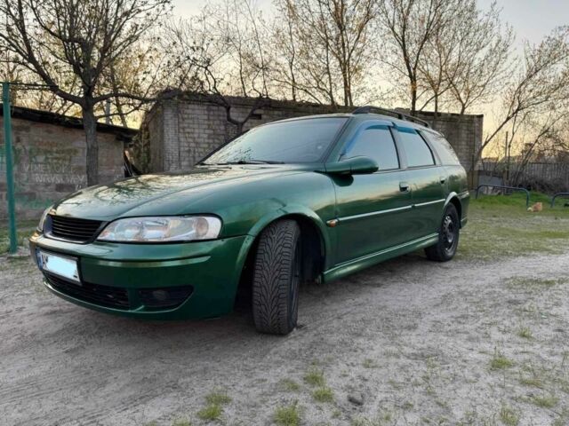 Зелений Опель Вектра, об'ємом двигуна 2 л та пробігом 342 тис. км за 2700 $, фото 1 на Automoto.ua