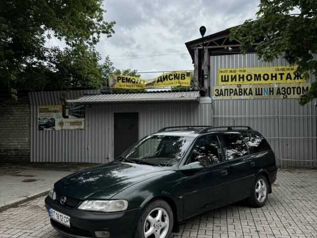 Зелений Опель Вектра, об'ємом двигуна 1.8 л та пробігом 300 тис. км за 2600 $, фото 1 на Automoto.ua