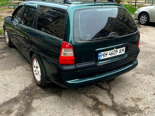 Зеленый Опель Вектра, объемом двигателя 2 л и пробегом 260 тыс. км за 3200 $, фото 1 на Automoto.ua