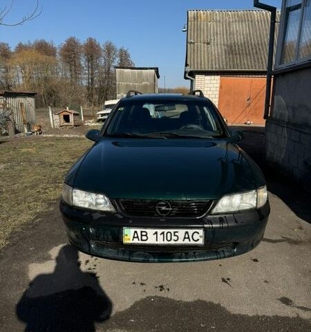Зеленый Опель Вектра, объемом двигателя 1.6 л и пробегом 286 тыс. км за 1500 $, фото 1 на Automoto.ua