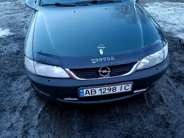 Зеленый Опель Вектра, объемом двигателя 2 л и пробегом 288 тыс. км за 2400 $, фото 1 на Automoto.ua