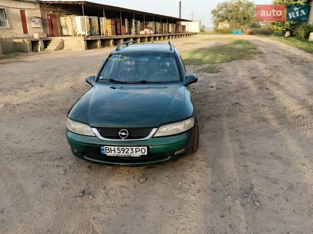 Зелений Опель Вектра, об'ємом двигуна 2.02 л та пробігом 350 тис. км за 2900 $, фото 1 на Automoto.ua