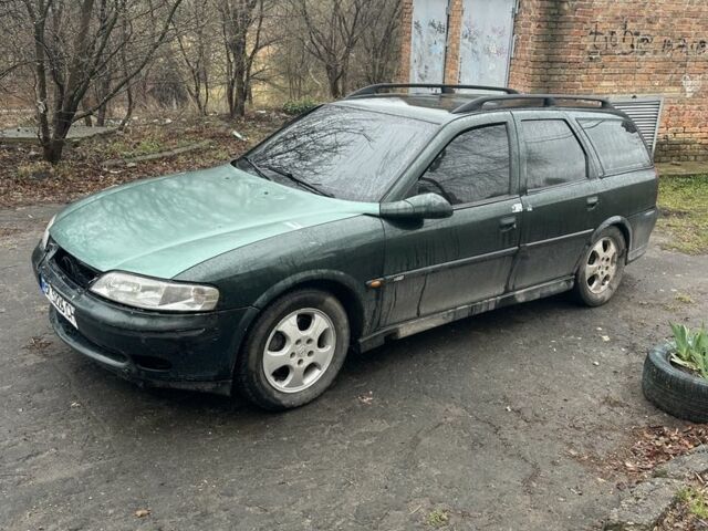 Зелений Опель Вектра, об'ємом двигуна 1.6 л та пробігом 300 тис. км за 2000 $, фото 1 на Automoto.ua