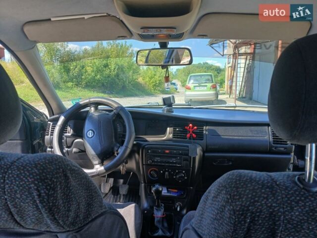 Зеленый Опель Вектра, объемом двигателя 1.6 л и пробегом 430 тыс. км за 2500 $, фото 1 на Automoto.ua