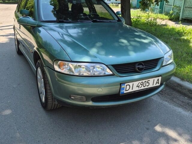 Зеленый Опель Вектра, объемом двигателя 1.8 л и пробегом 282 тыс. км за 3300 $, фото 1 на Automoto.ua