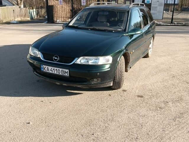 Зеленый Опель Вектра, объемом двигателя 1.6 л и пробегом 302 тыс. км за 2350 $, фото 1 на Automoto.ua